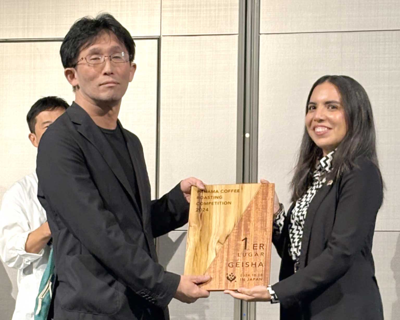 パナマゲイシャ優勝 盾